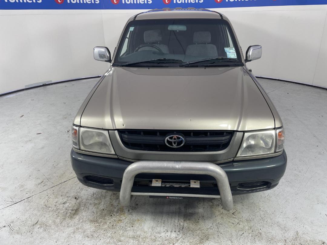 Photo '2' of Toyota Hilux Photo '2' of Toyota Hilux