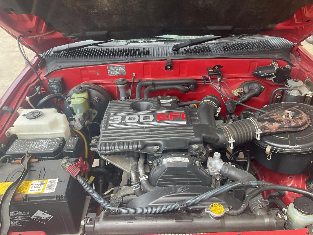 Photo '13' of Toyota Hilux D/C