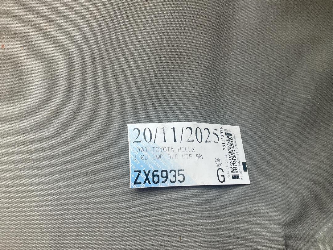 Photo '12' of Toyota Hilux D/C