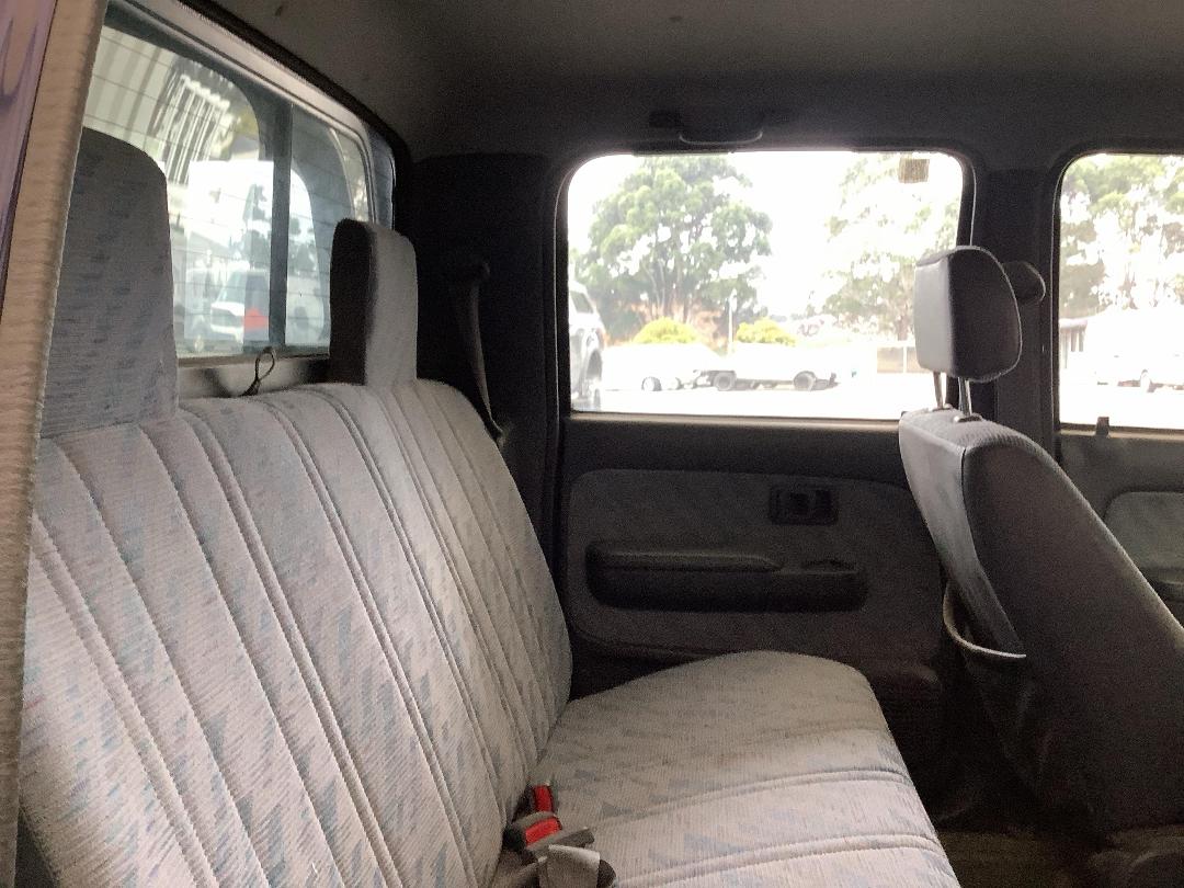 Photo '12' of Toyota Hilux TD SR5 D/C