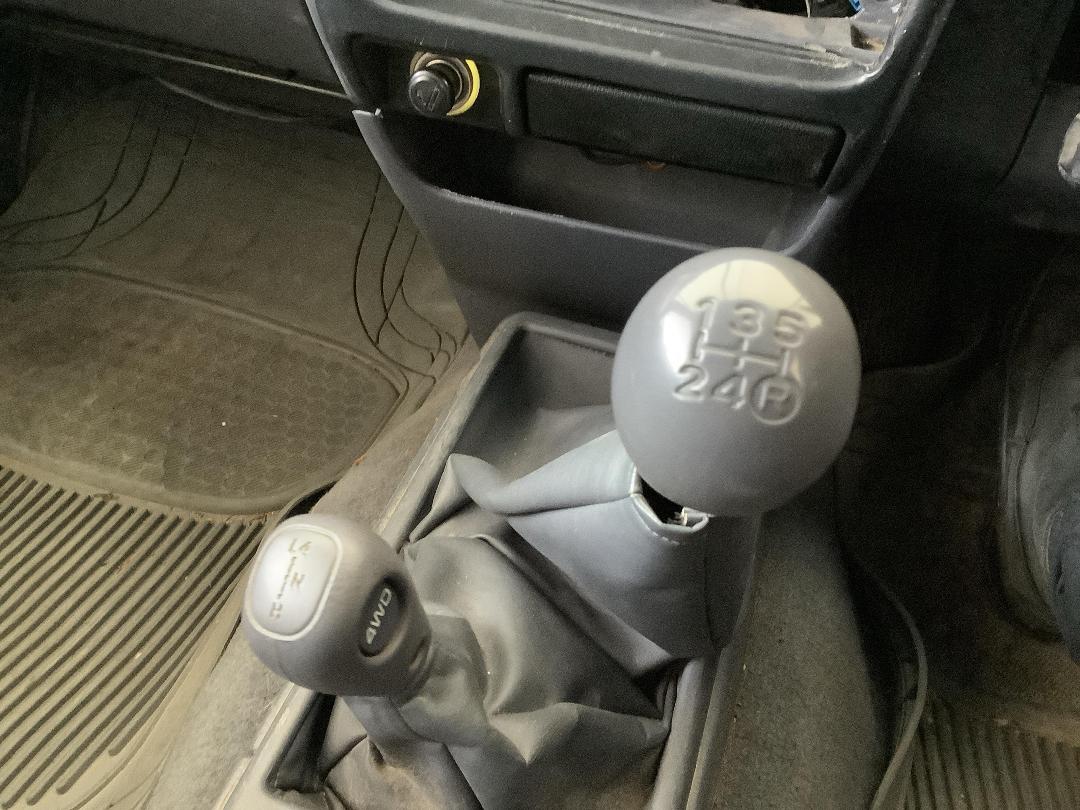 Photo '16' of Toyota Hilux TD SR5 D/C