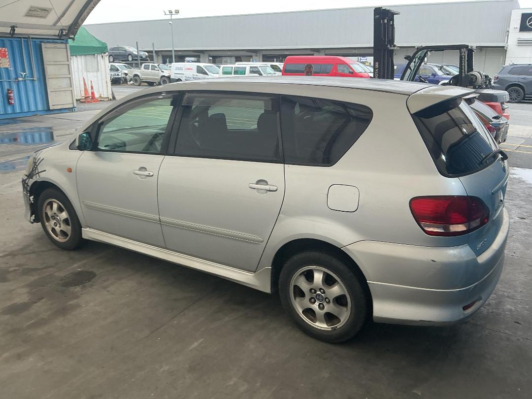 Photo '10' of Toyota Ipsum Photo '10' of Toyota Ipsum