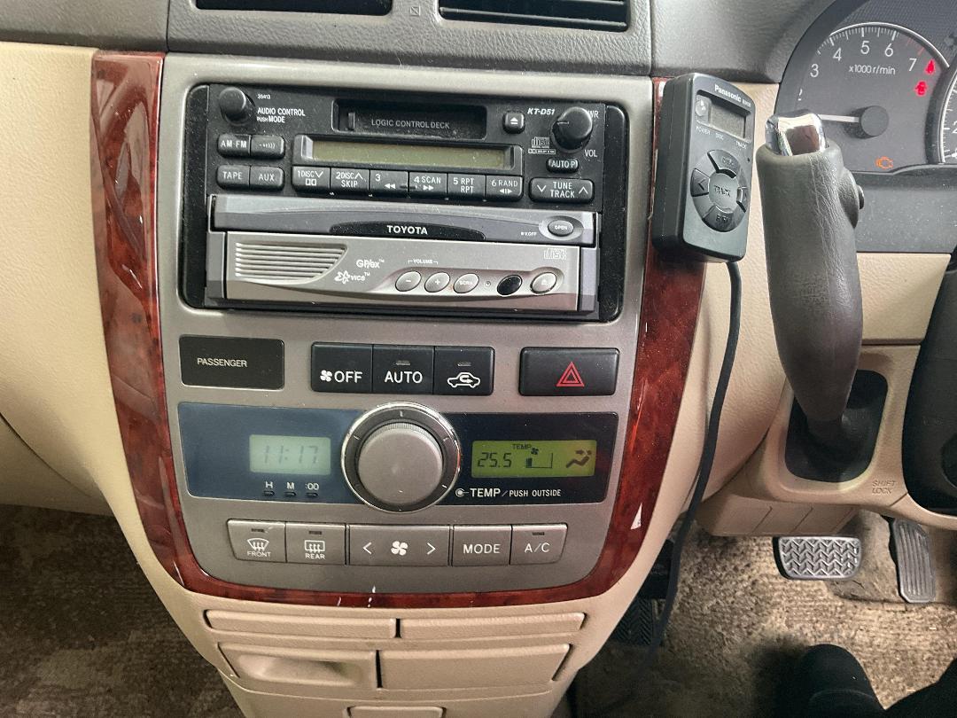 Photo '11' of Toyota Ipsum