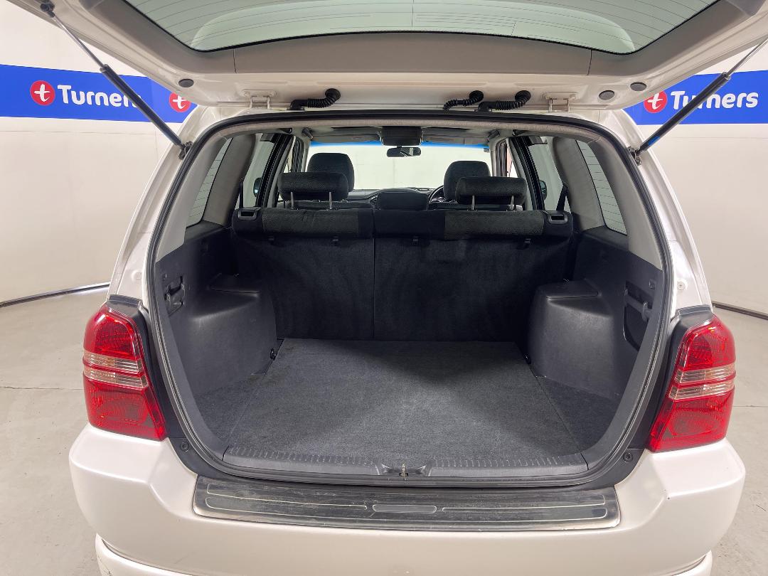 Photo '14' of Toyota Kluger Photo '14' of Toyota Kluger