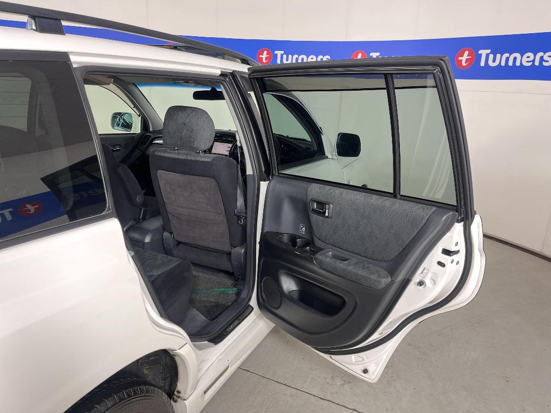 Photo '19' of Toyota Kluger Photo '19' of Toyota Kluger