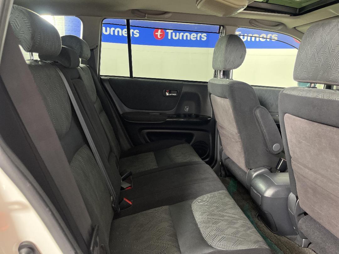 Photo '20' of Toyota Kluger Photo '20' of Toyota Kluger