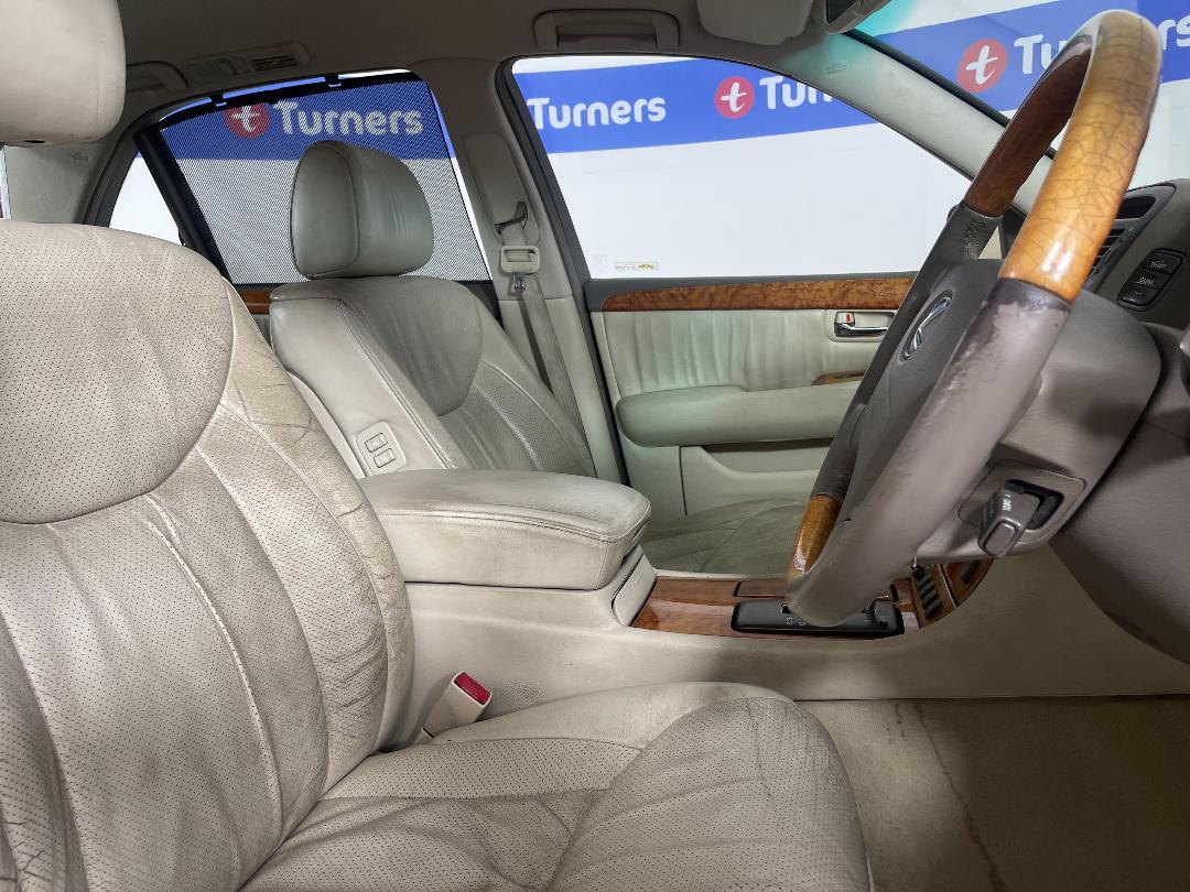 Photo '16' of Toyota Lexus LS Photo '16' of Toyota Lexus LS