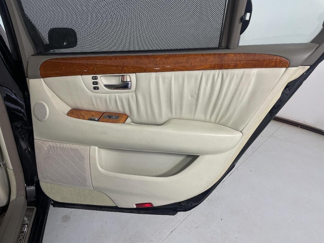 Photo '19' of Toyota Lexus LS Photo '19' of Toyota Lexus LS