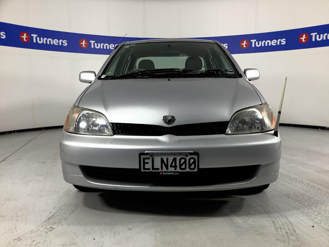 Photo '2' of Toyota Platz Photo '2' of Toyota Platz