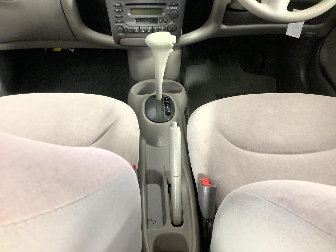 Photo '18' of Toyota Platz Photo '18' of Toyota Platz