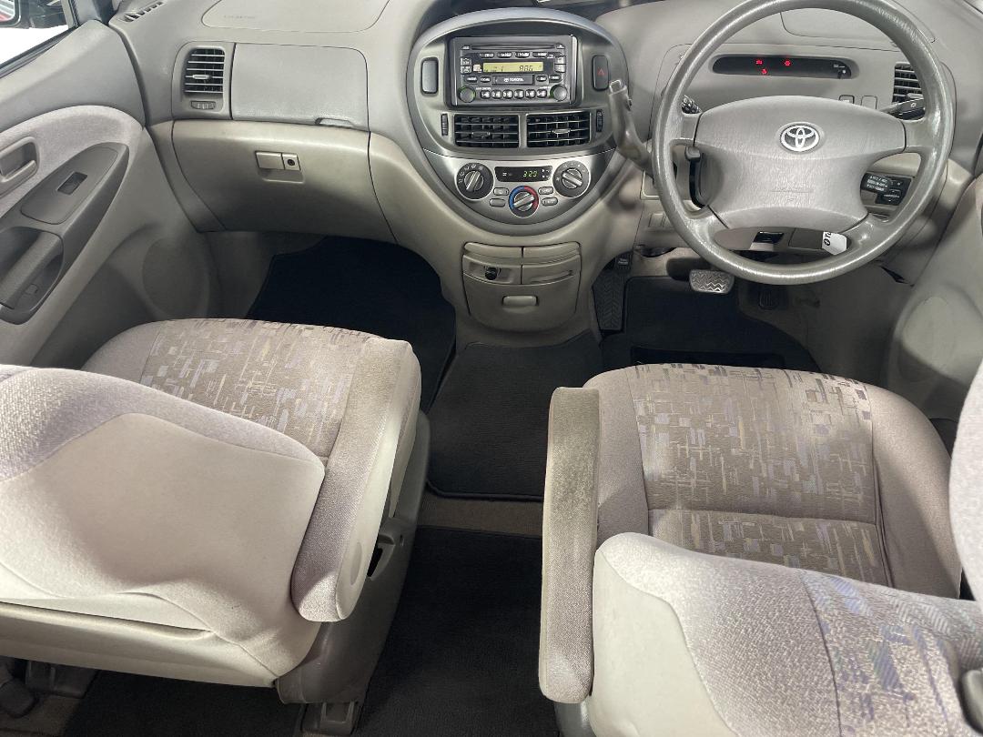 Photo '18' of Toyota Previa