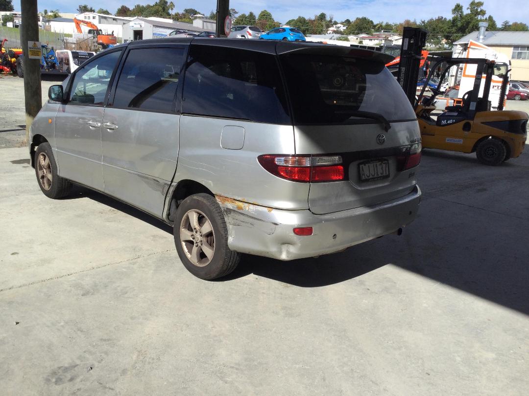 Photo '4' of Toyota Previa Grande