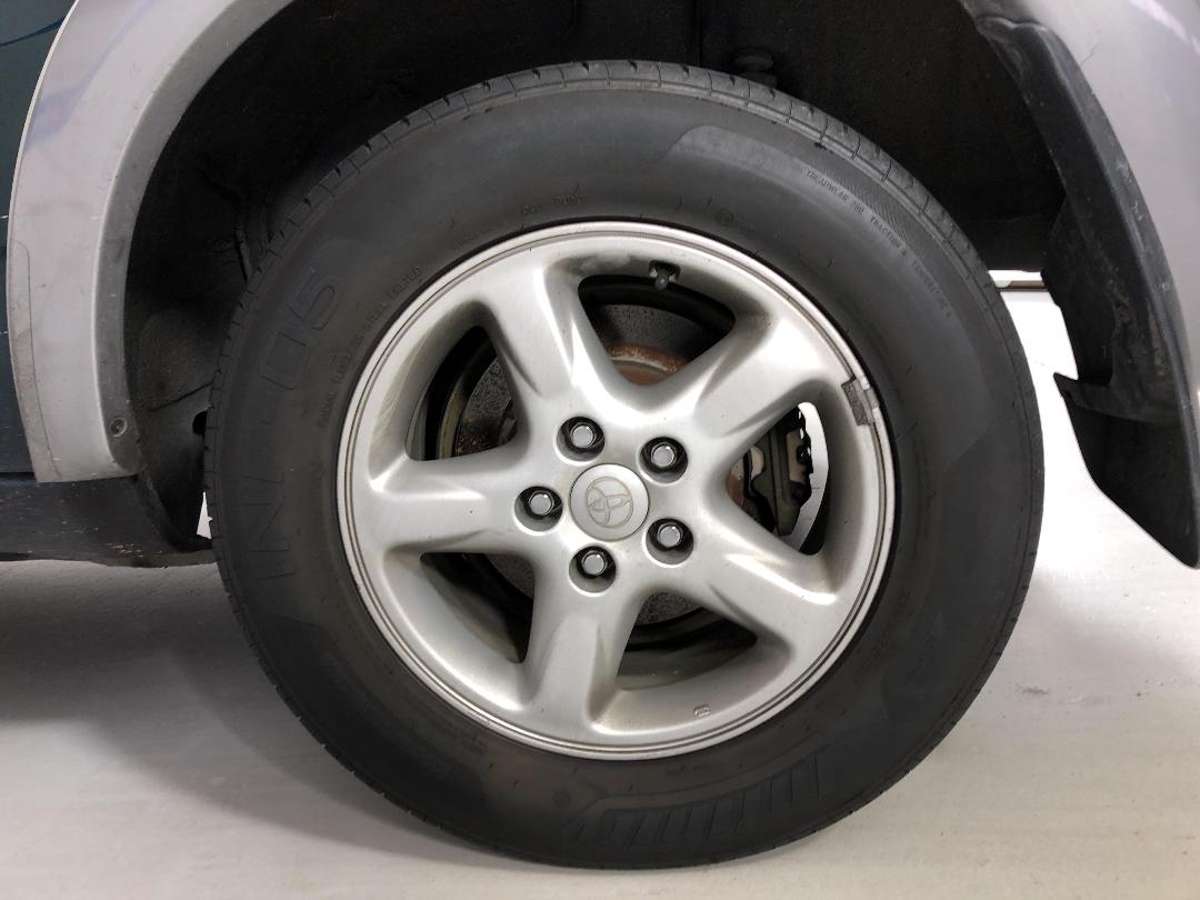 Photo '11' of Toyota Rav4