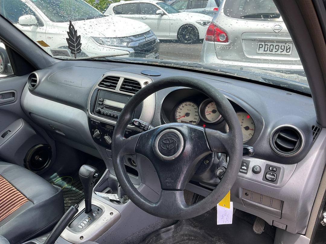 Photo '10' of Toyota Rav4 Photo '10' of Toyota Rav4