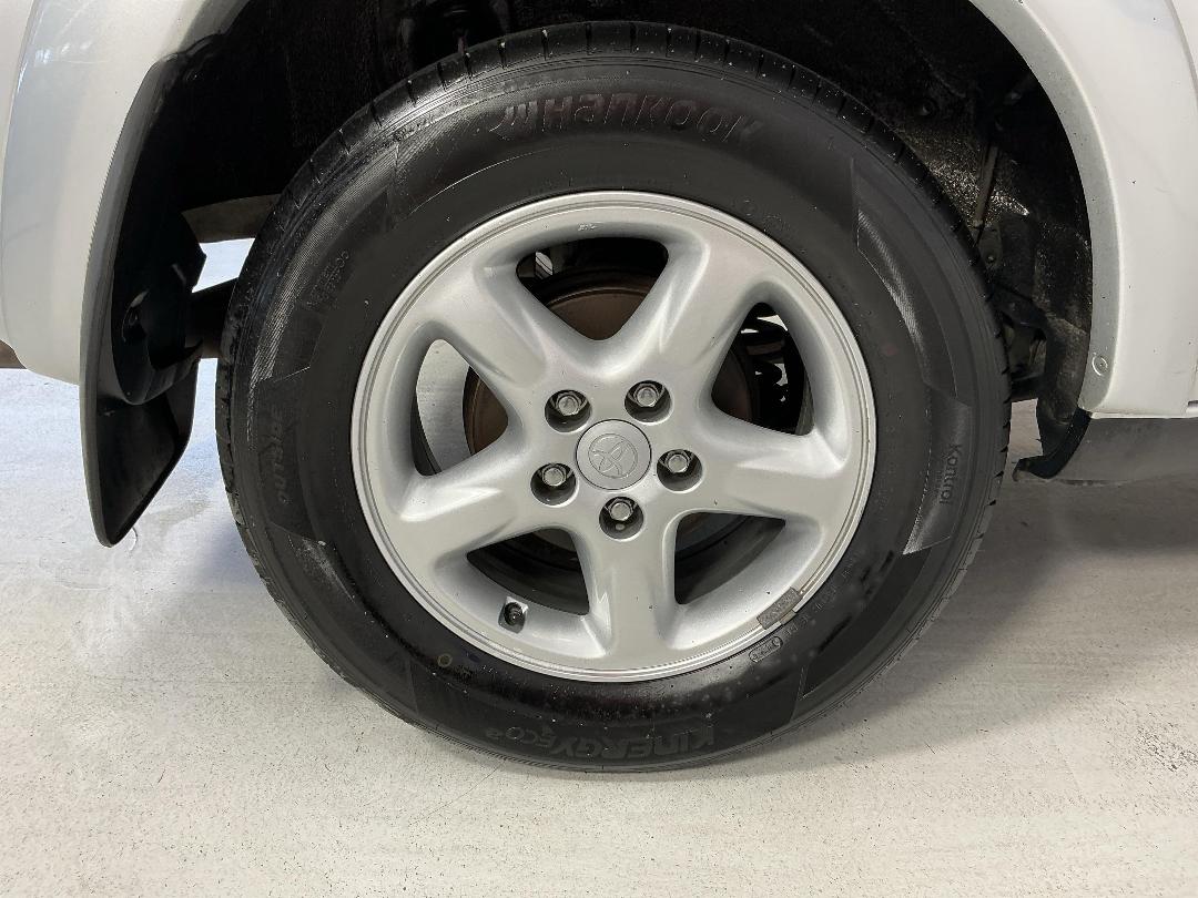 Photo '12' of Toyota Rav4l