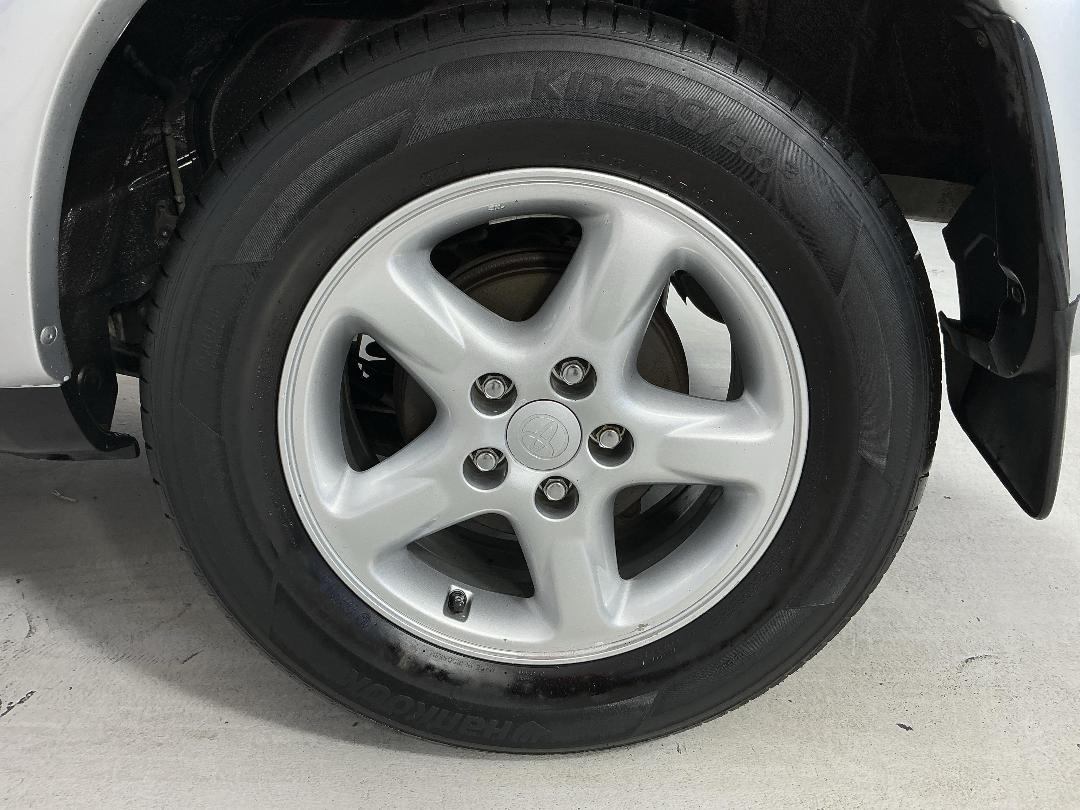 Photo '11' of Toyota Rav4l