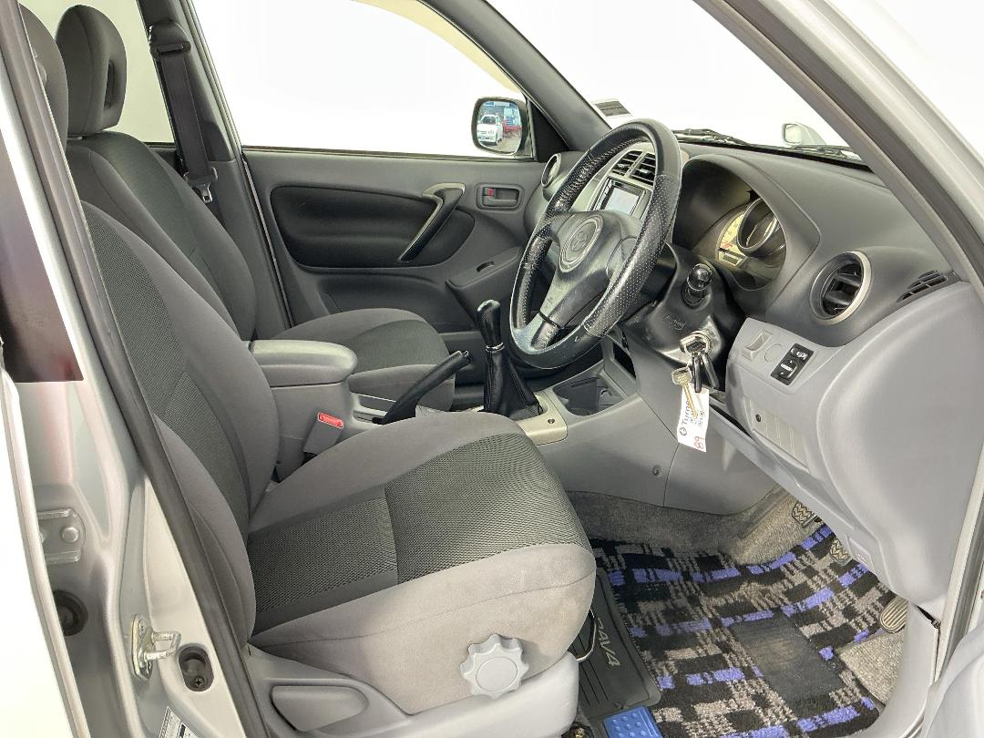 Photo '16' of Toyota Rav4l