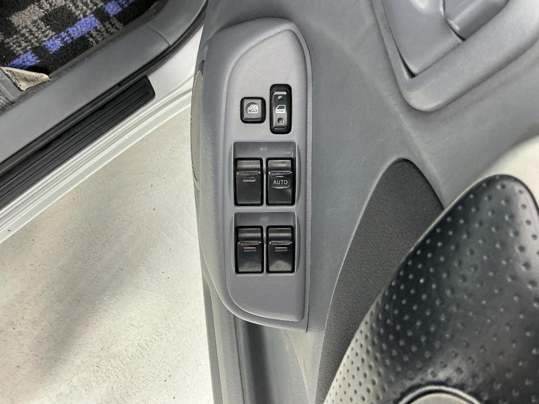 Photo '23' of Toyota Rav4l