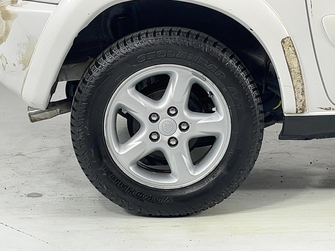 Photo '12' of Toyota Rav4l