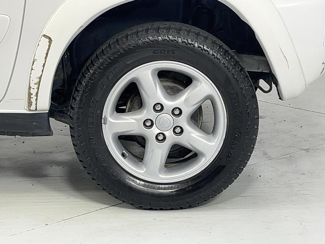 Photo '11' of Toyota Rav4l