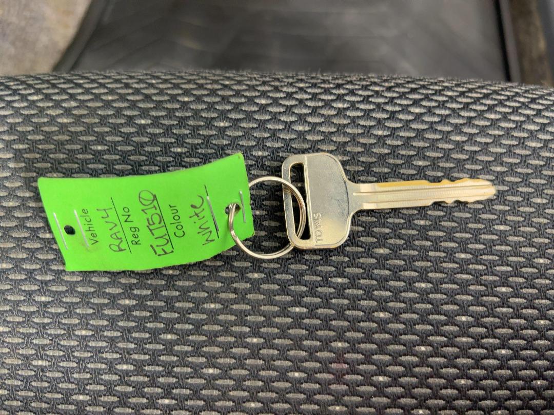 Photo '21' of Toyota Rav4l