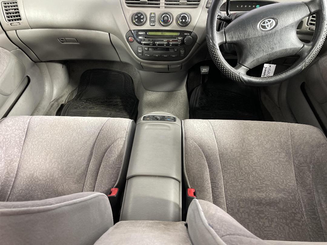 Photo '18' of Toyota Vista