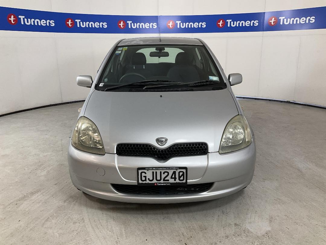 Photo '2' of Toyota Vitz