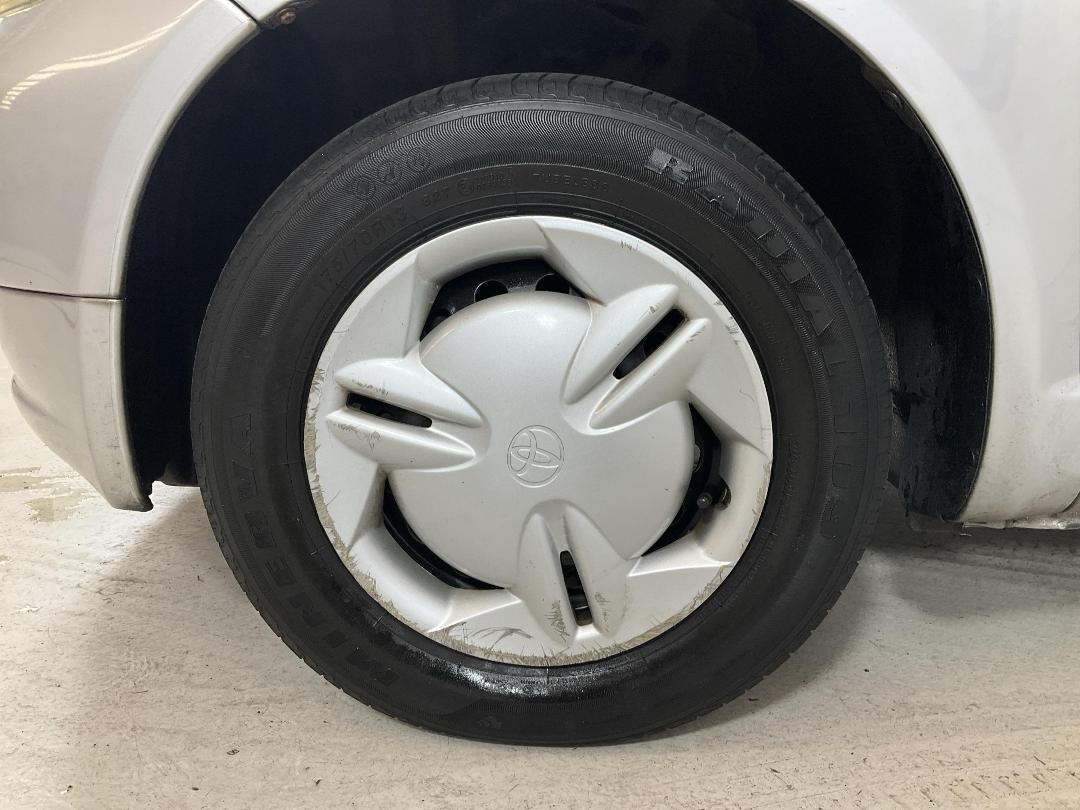 Photo '10' of Toyota Vitz