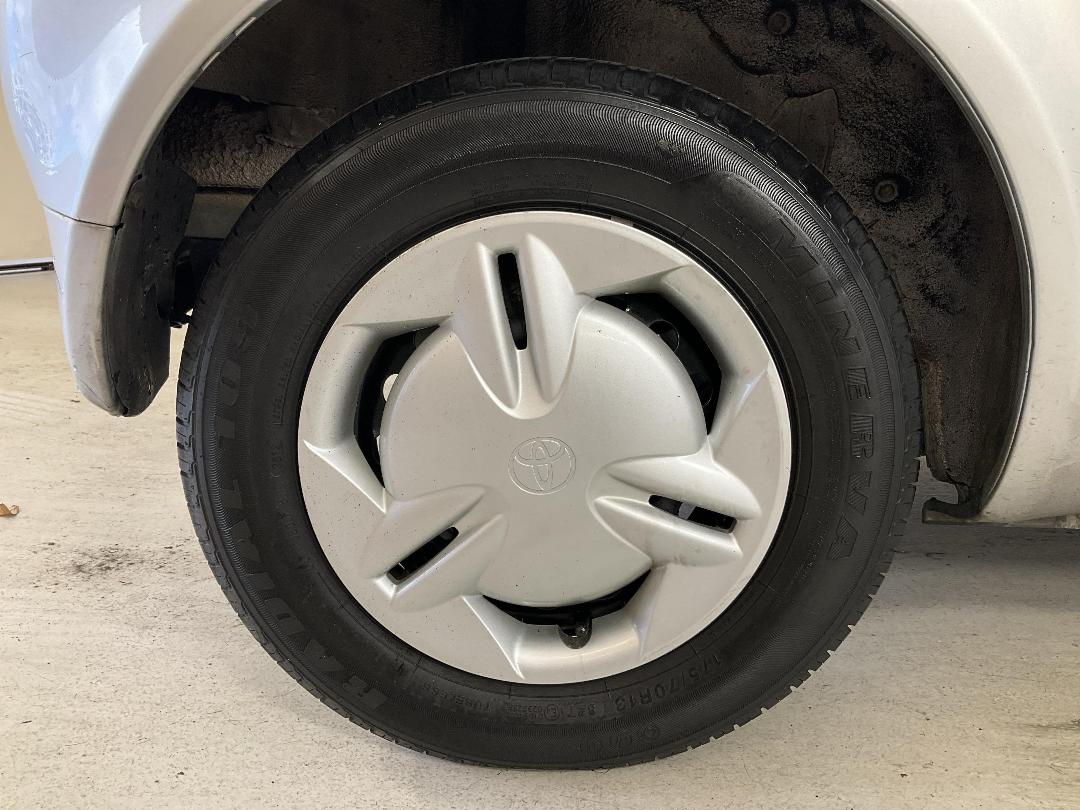 Photo '12' of Toyota Vitz