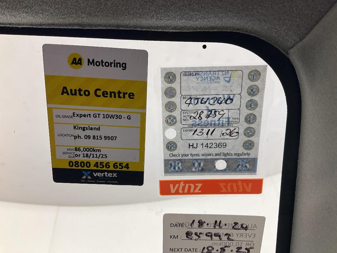 Photo '22' of Toyota Vitz