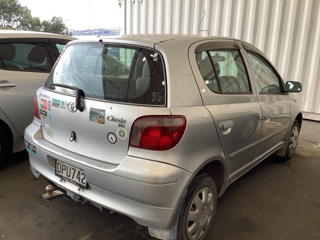 Photo '8' of Toyota Vitz Photo '8' of Toyota Vitz