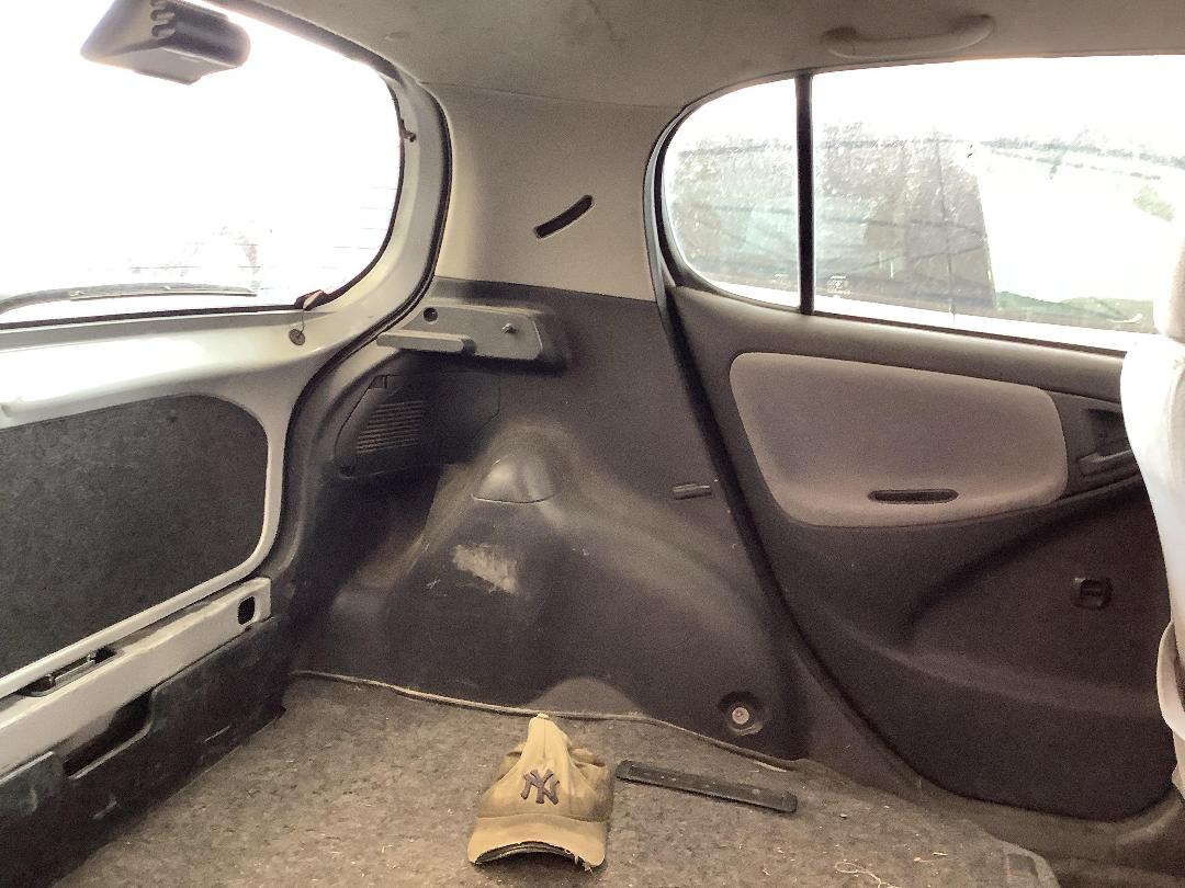 Photo '12' of Toyota Vitz Photo '12' of Toyota Vitz