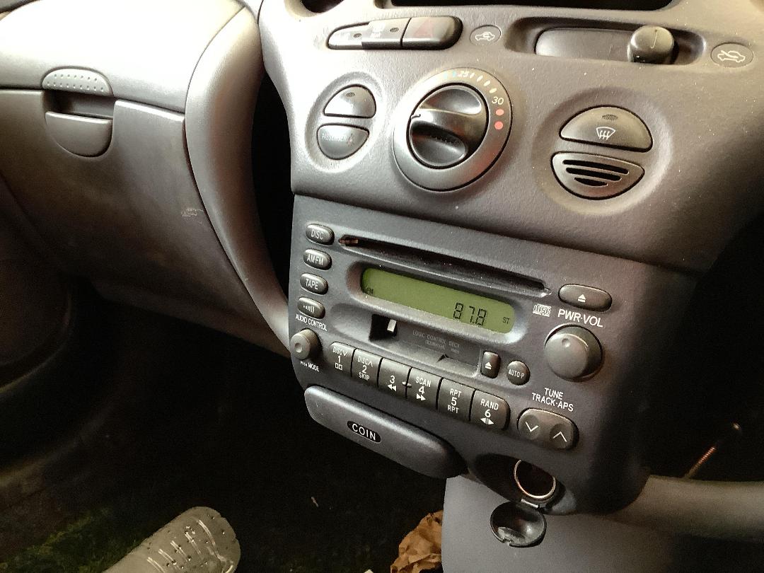 Photo '18' of Toyota Vitz Photo '18' of Toyota Vitz