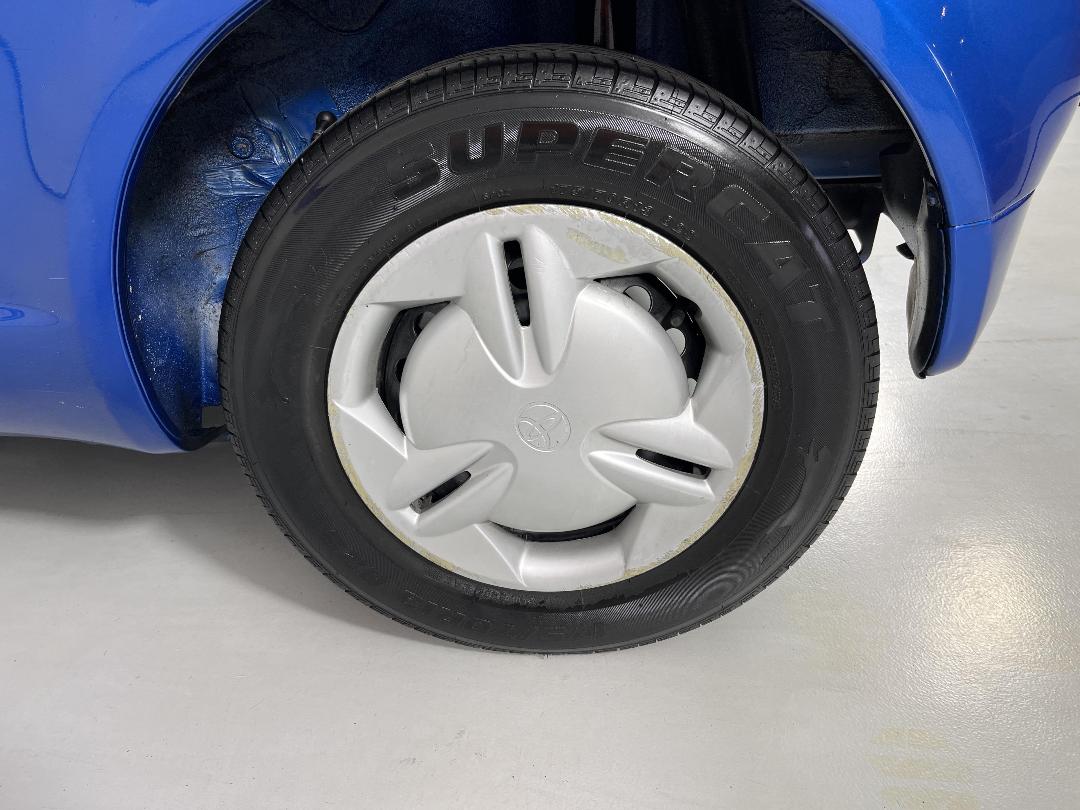 Photo '11' of Toyota Vitz