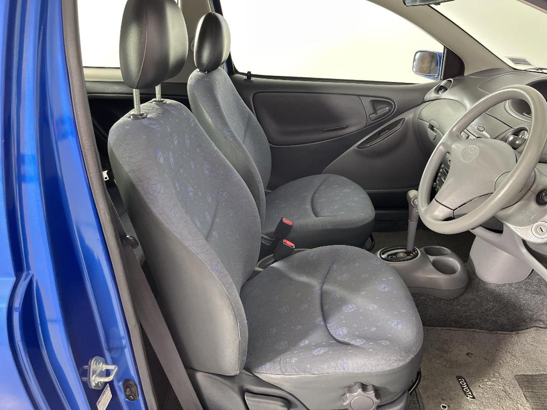 Photo '16' of Toyota Vitz