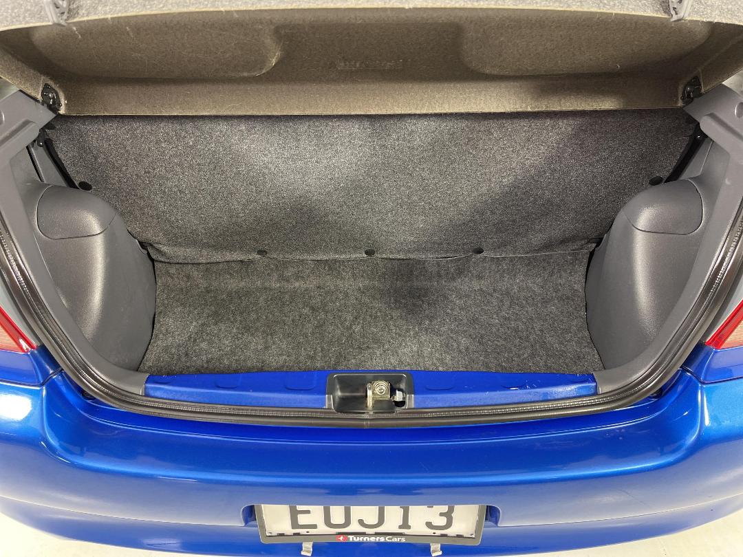 Photo '14' of Toyota Vitz