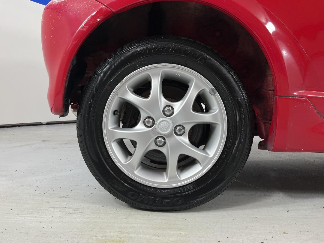 Photo '12' of Toyota Vitz