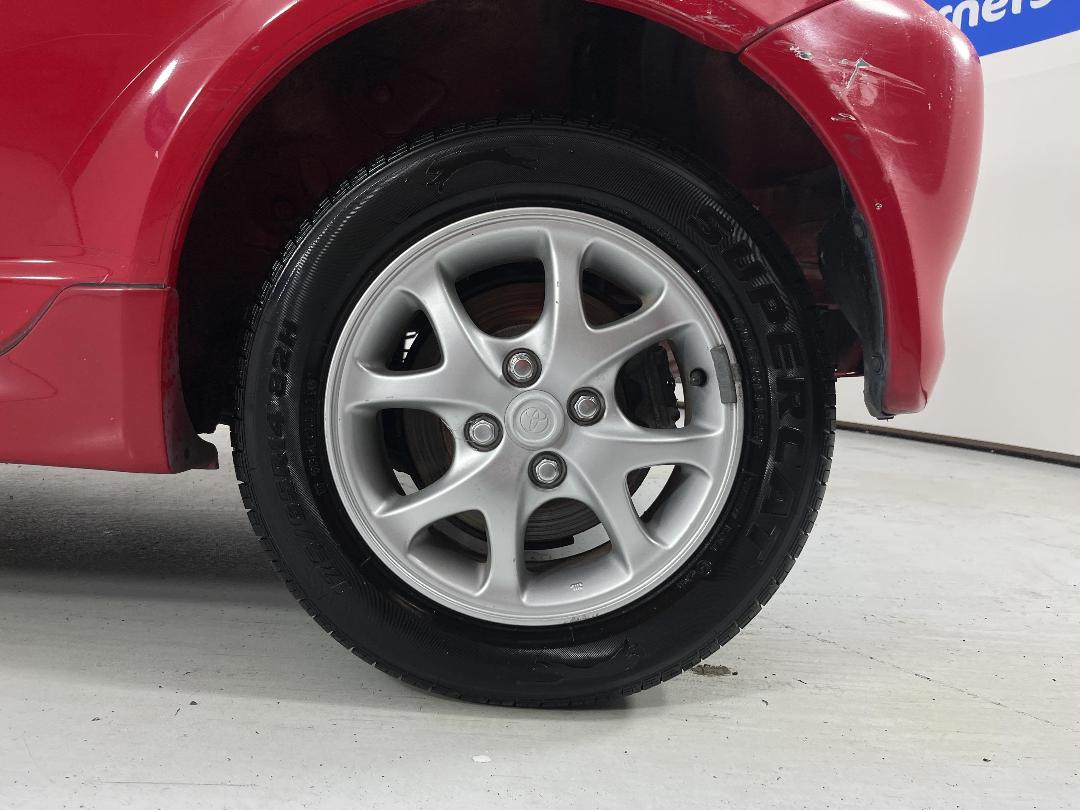 Photo '11' of Toyota Vitz