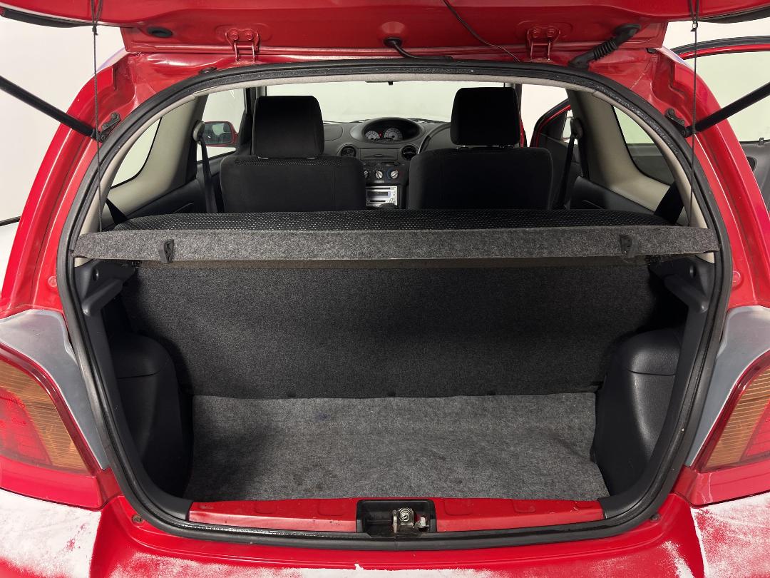 Photo '14' of Toyota Vitz