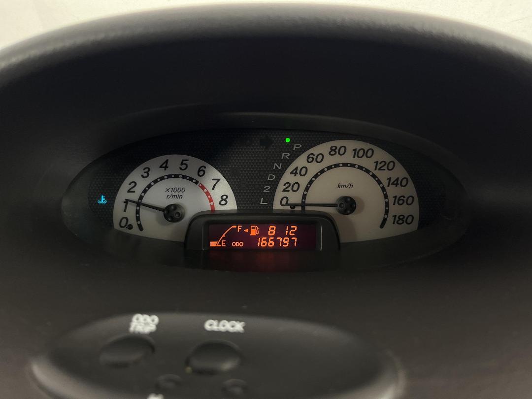 Photo '20' of Toyota Vitz