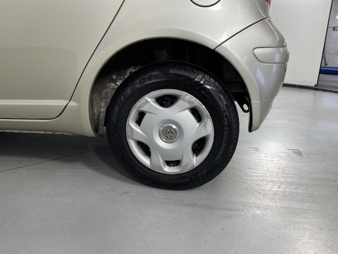 Photo '11' of Toyota Vitz