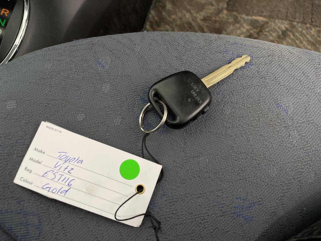 Photo '22' of Toyota Vitz