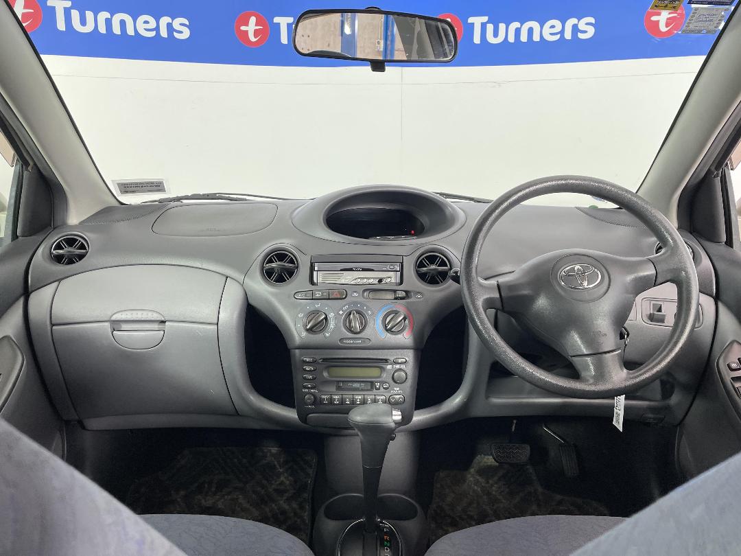 Photo '17' of Toyota Vitz