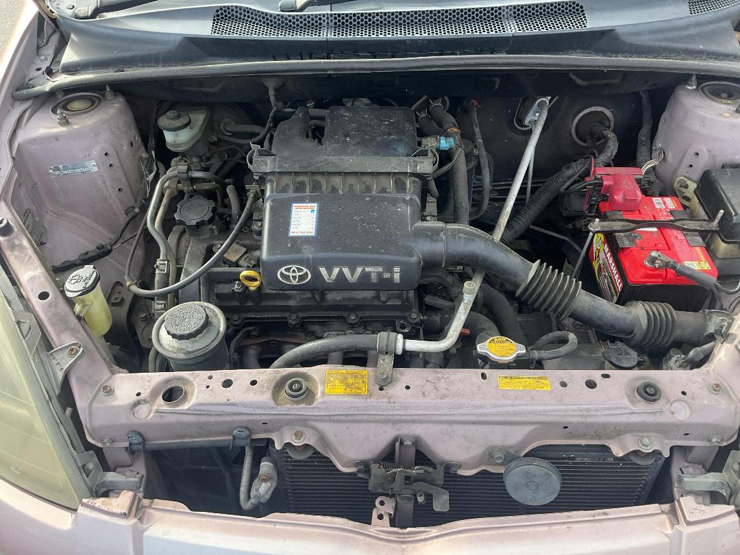 Photo '6' of Toyota Vitz