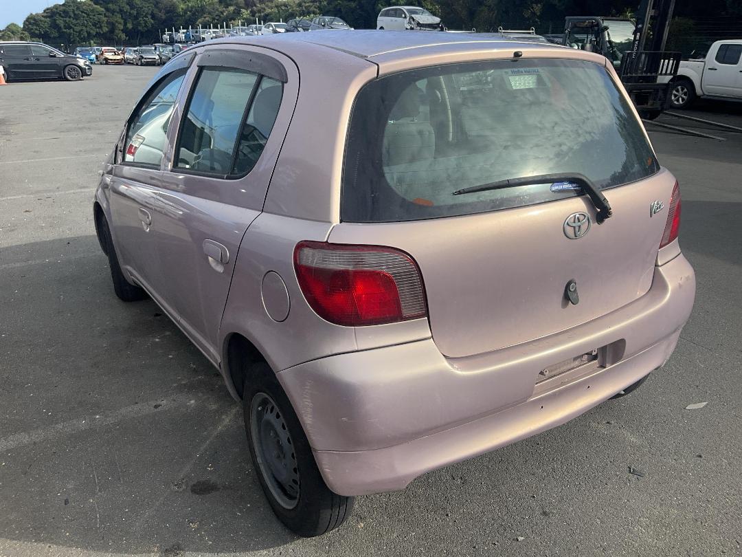 Photo '3' of Toyota Vitz