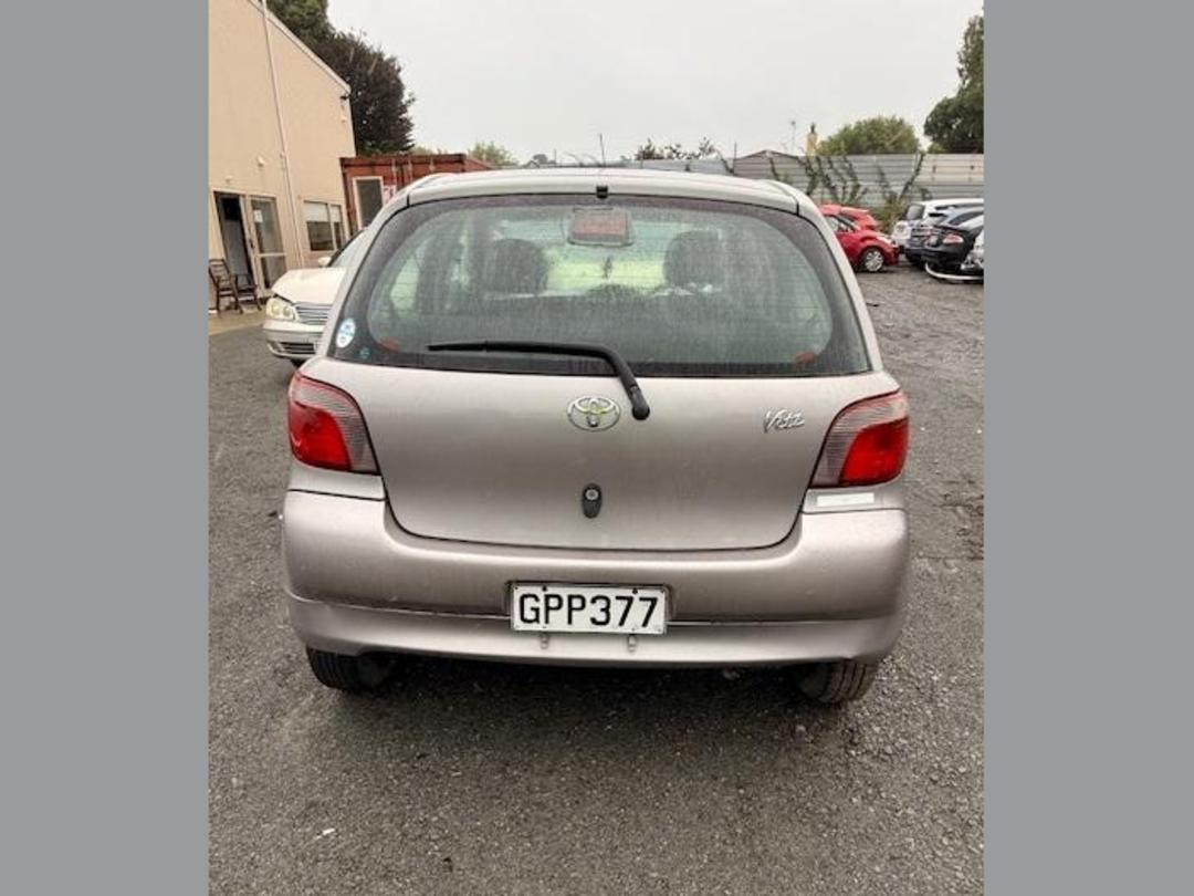 Photo '2' of Toyota Vitz Photo '2' of Toyota Vitz