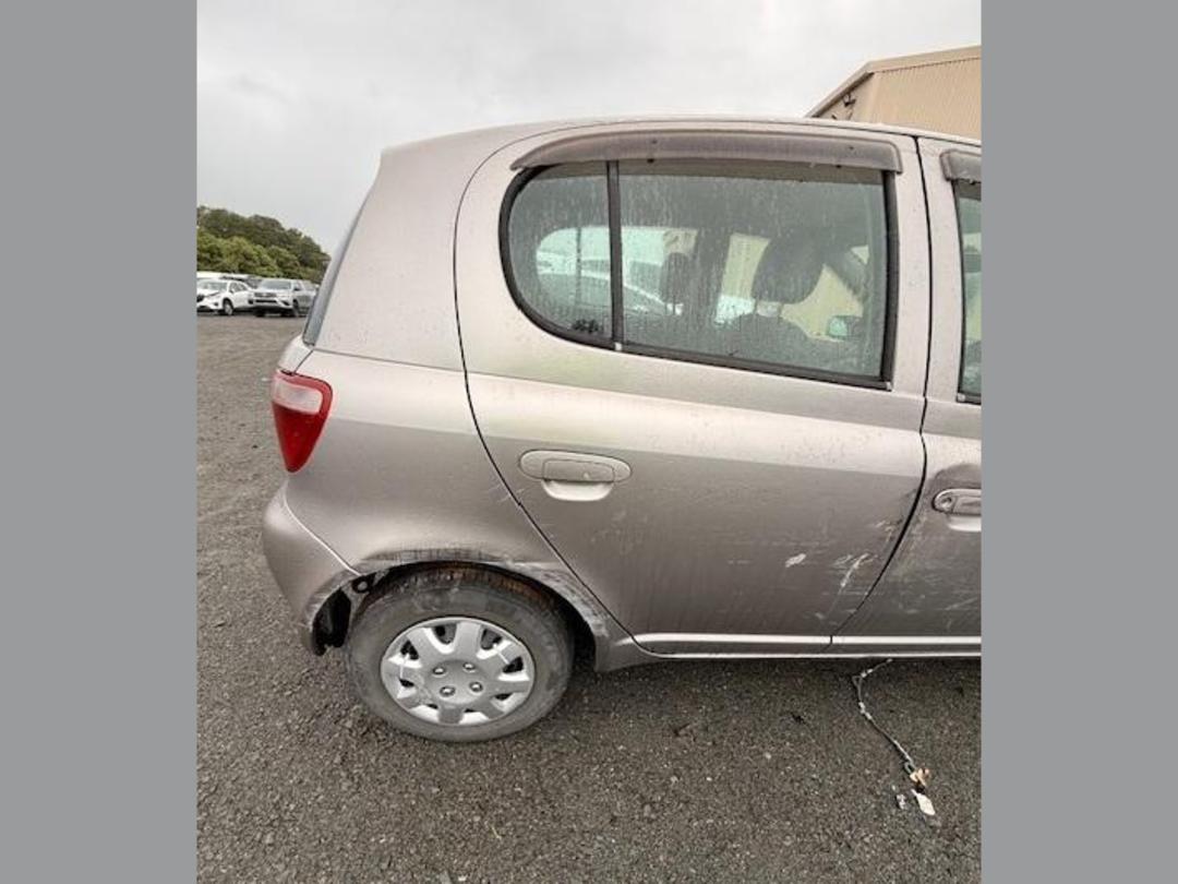 Photo '10' of Toyota Vitz Photo '10' of Toyota Vitz