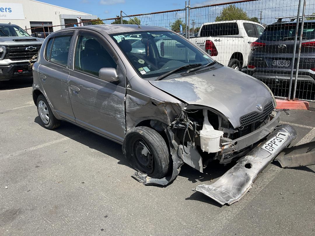 Photo '15' of Toyota Vitz Photo '15' of Toyota Vitz