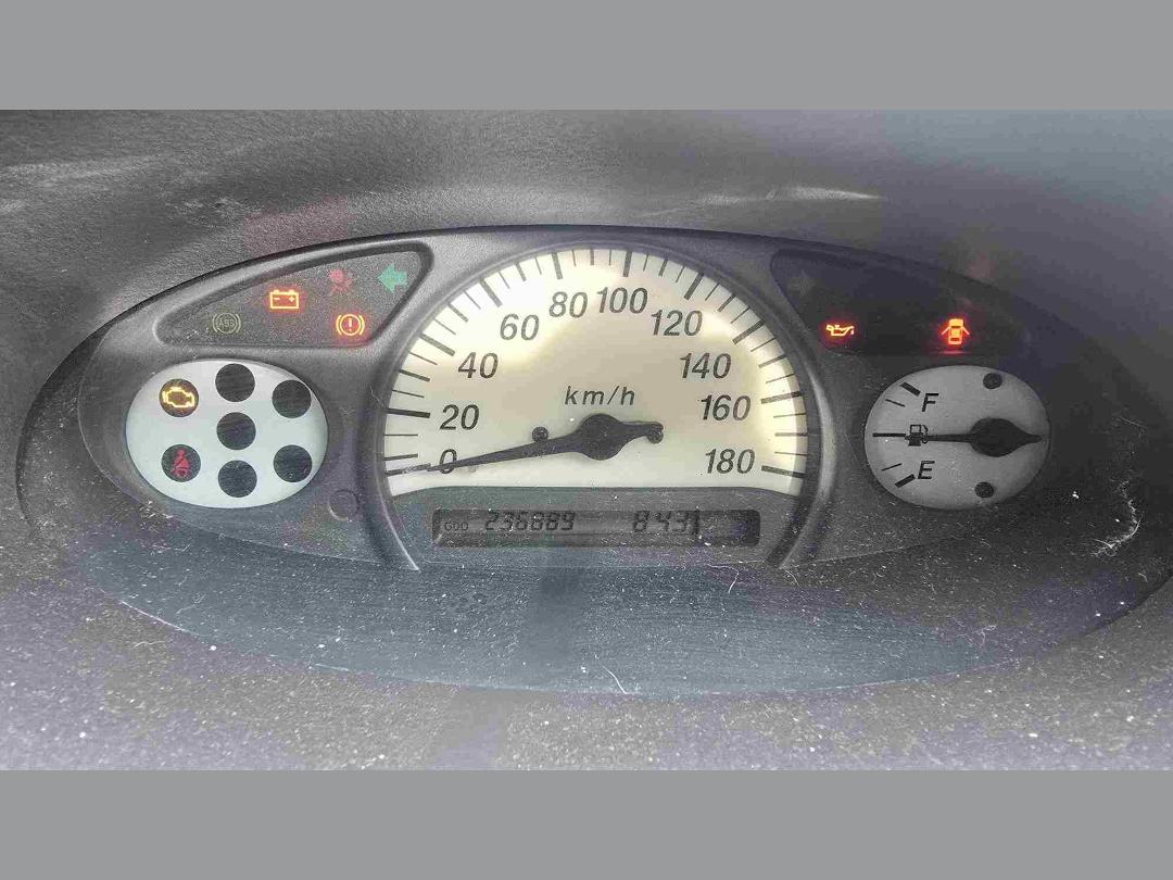 Photo '10' of Toyota Vitz