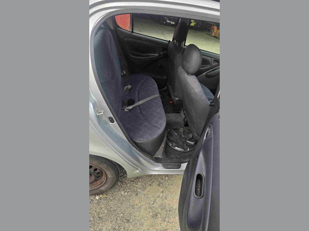 Photo '13' of Toyota Vitz